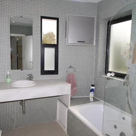 Gran Alquiler En Moraira Con Piscina Privada, Aire Acondicionado Y Mascotas Permitidas - Hisp-216-231 *